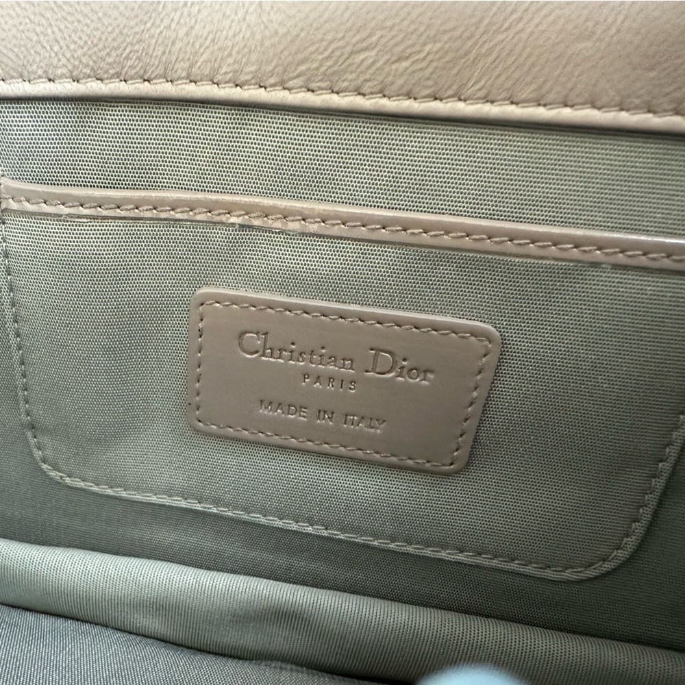 ❤️SOLD❤️Dior Clutch WOC on silver chain Gray/Lilac Neutral color patent - Picture 9 of 16